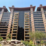 Palm Jumeirah Tiara Residence Ruby 1King And 2 Sofa Beds