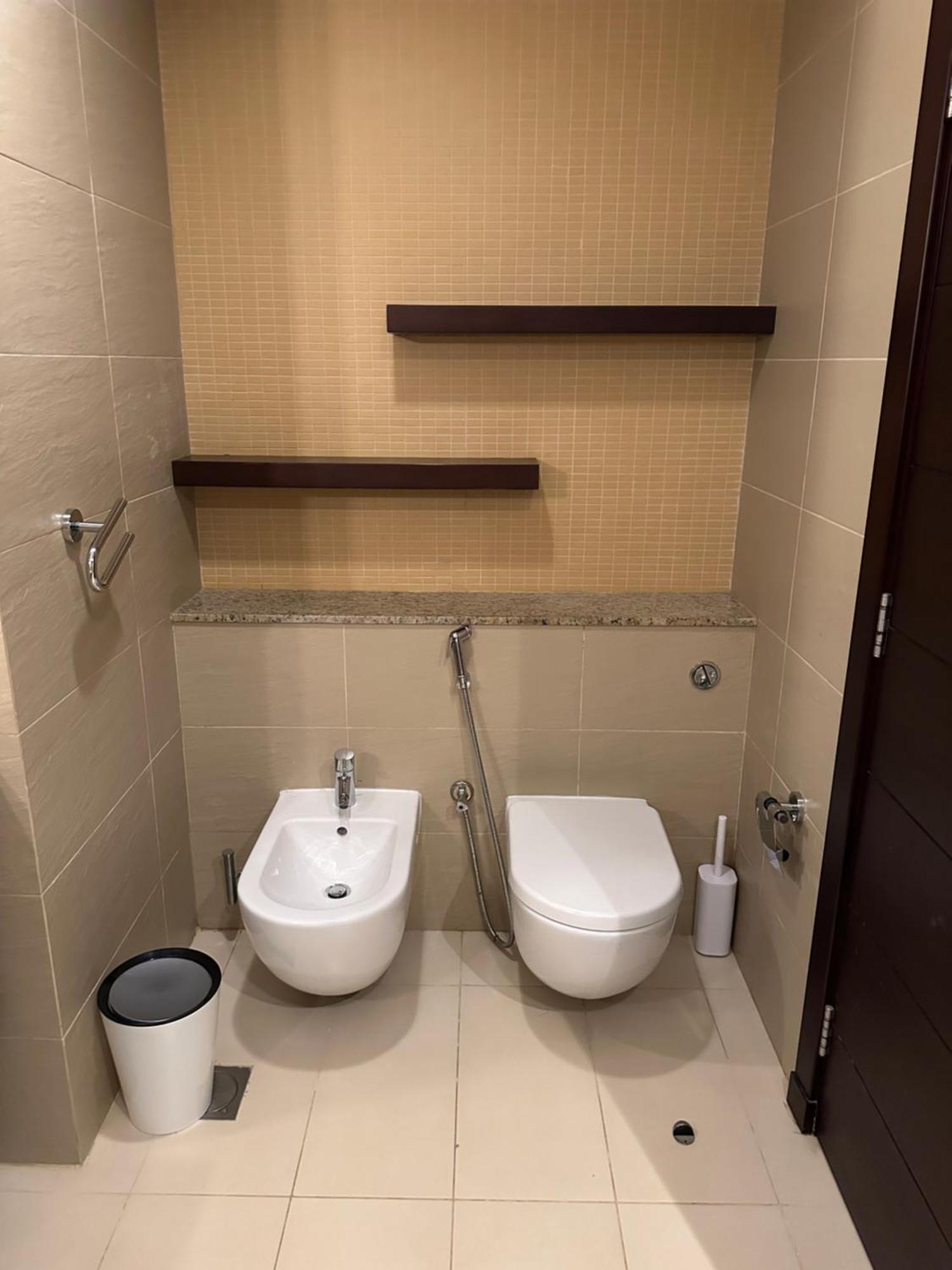 Palm Jumeirah Tiara Ruby 1king And 2 Sofa Beds