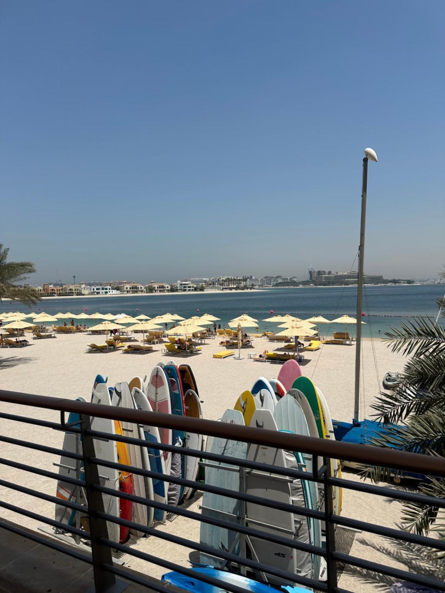 Palm Jumeirah Tiara Ruby 1king And 2 Sofa Beds