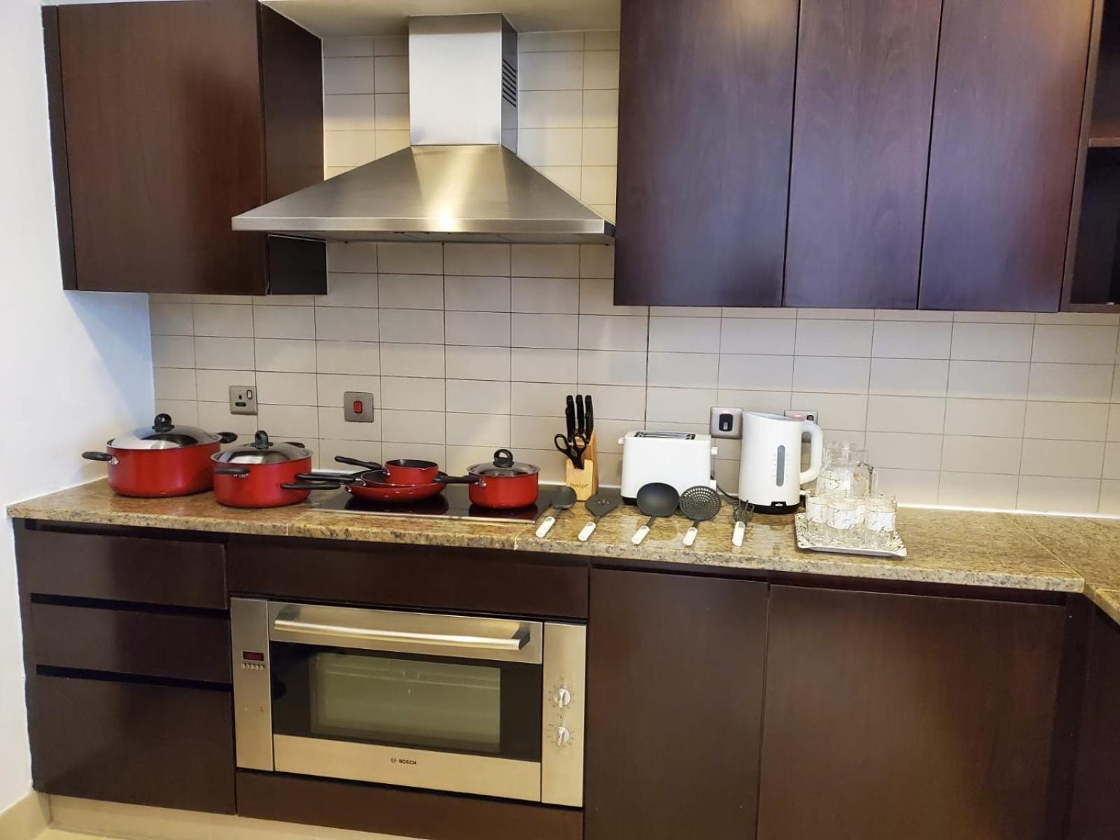 Palm Jumeirah Tiara Ruby 1king And 2 Sofa Beds Apartment