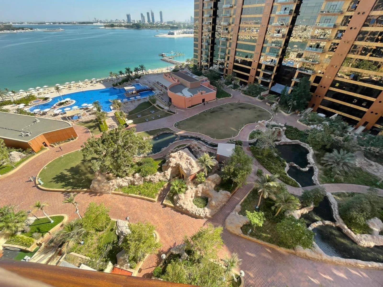 Apartment Palm Jumeirah Tiara Ruby 1king And 2 Sofa Beds Dubai